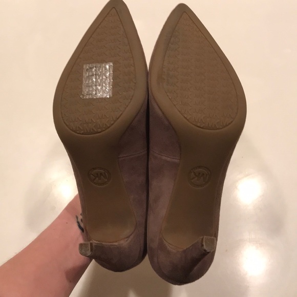 MICHAEL Michael Kors Suede Dorothy Flex Heel - Picture 6 of 8